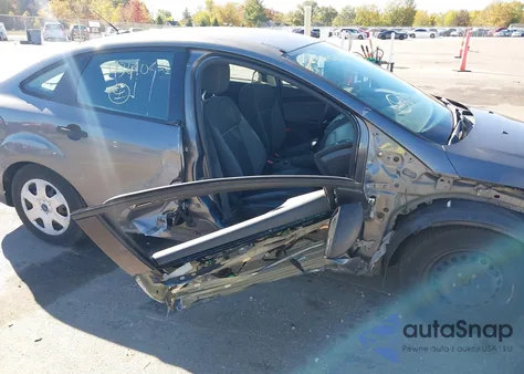 2014 Ford Focus S z USA, uszkodzony, nr VIN 1FADP3E29EL223089